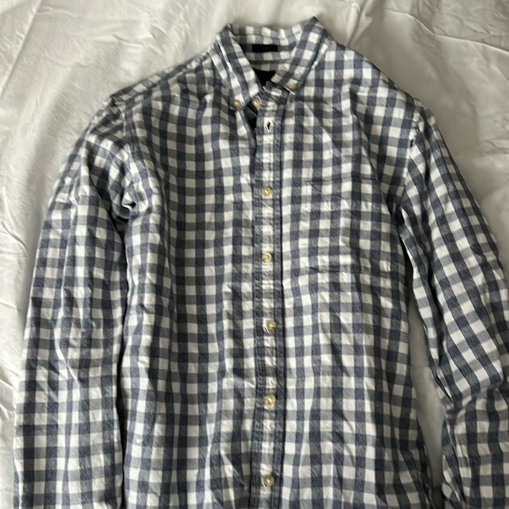 J. Crew slim long sleeved button down small blue white